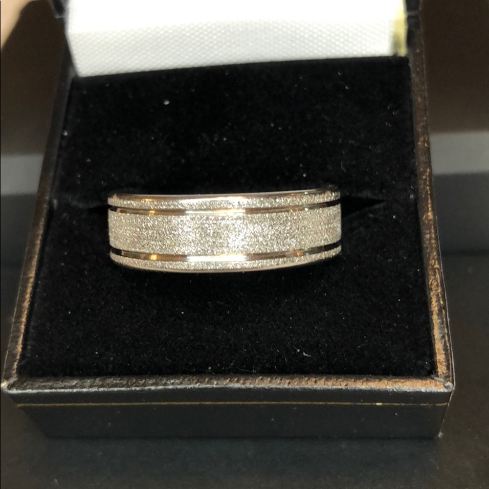 Men’s Solid Stainless Steel Wedding Band!